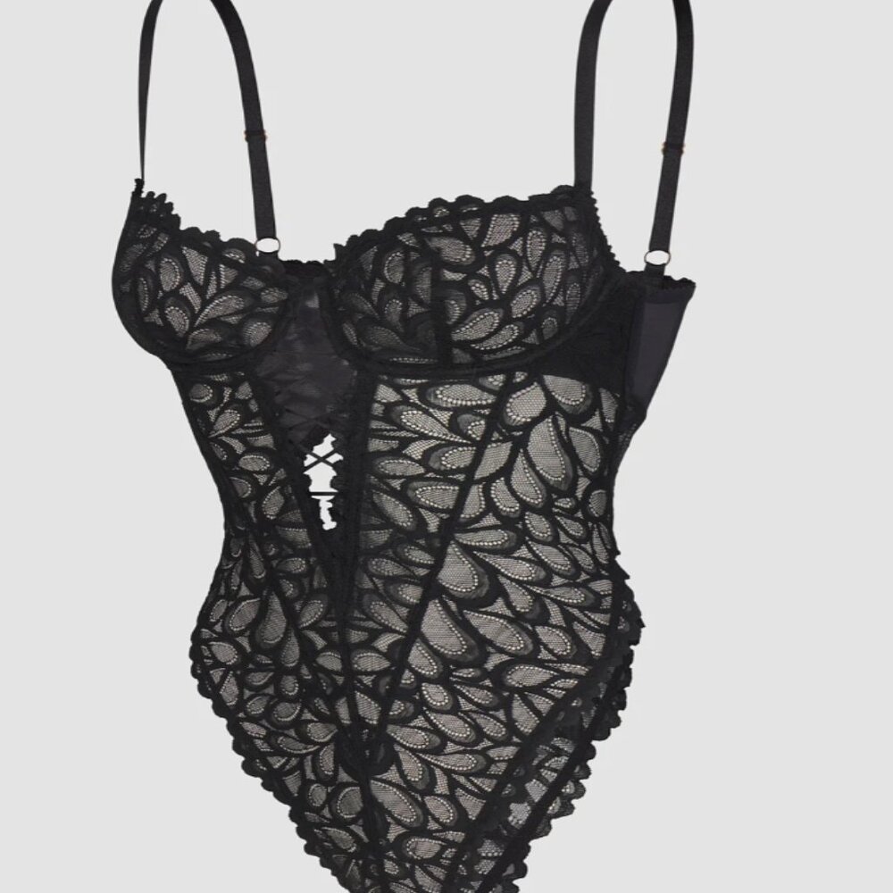 SavageX Fenty Underwire Teddy Lace